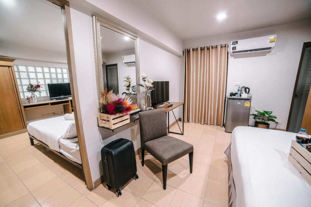 Platinum Villa Bangkok Exterior photo