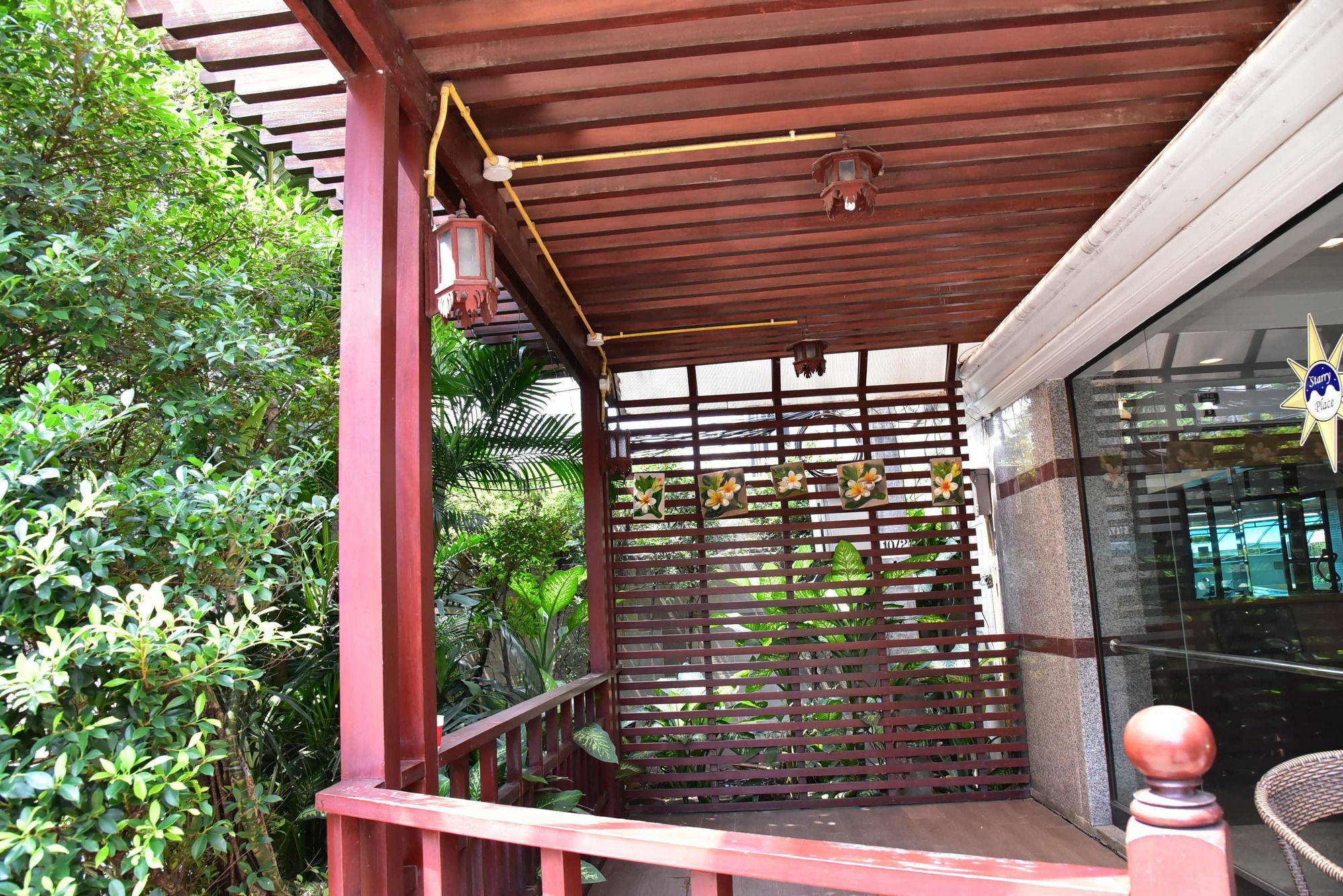 Platinum Villa Bangkok Exterior photo