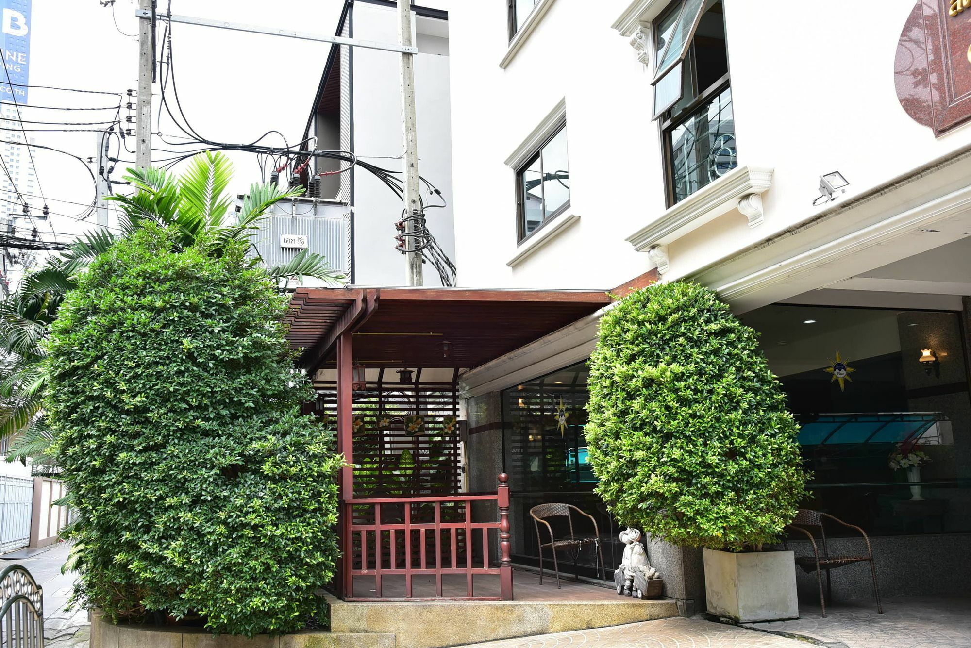 Platinum Villa Bangkok Exterior photo